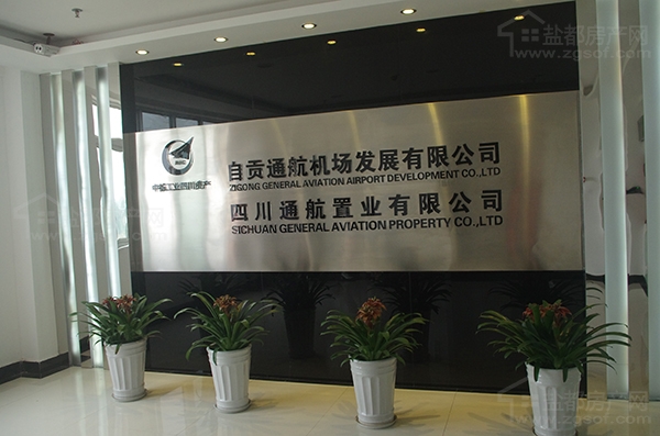 200930233aca46e6d93448.jpg