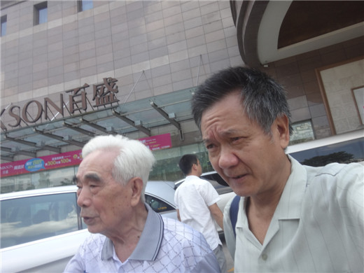 和自贡市华康自动供水机械制造公司自贡鸿鹤化工股份有限公司退休自动化工程师彭永方发明的自动供水装置，20 ...