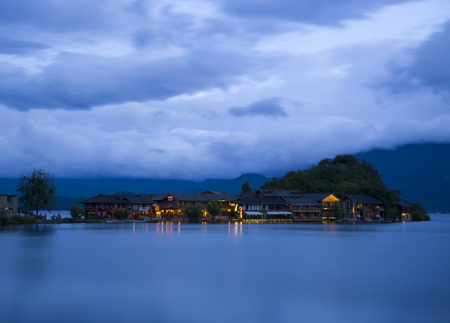 泸沽湖2.png