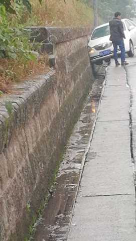 110027eoz11bbmt7ae8b51.jpg.thumb.jpg