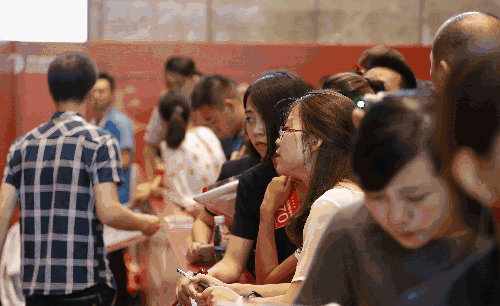 5fe602993460a32e2d7bb0f2f3fd5f5c.gif