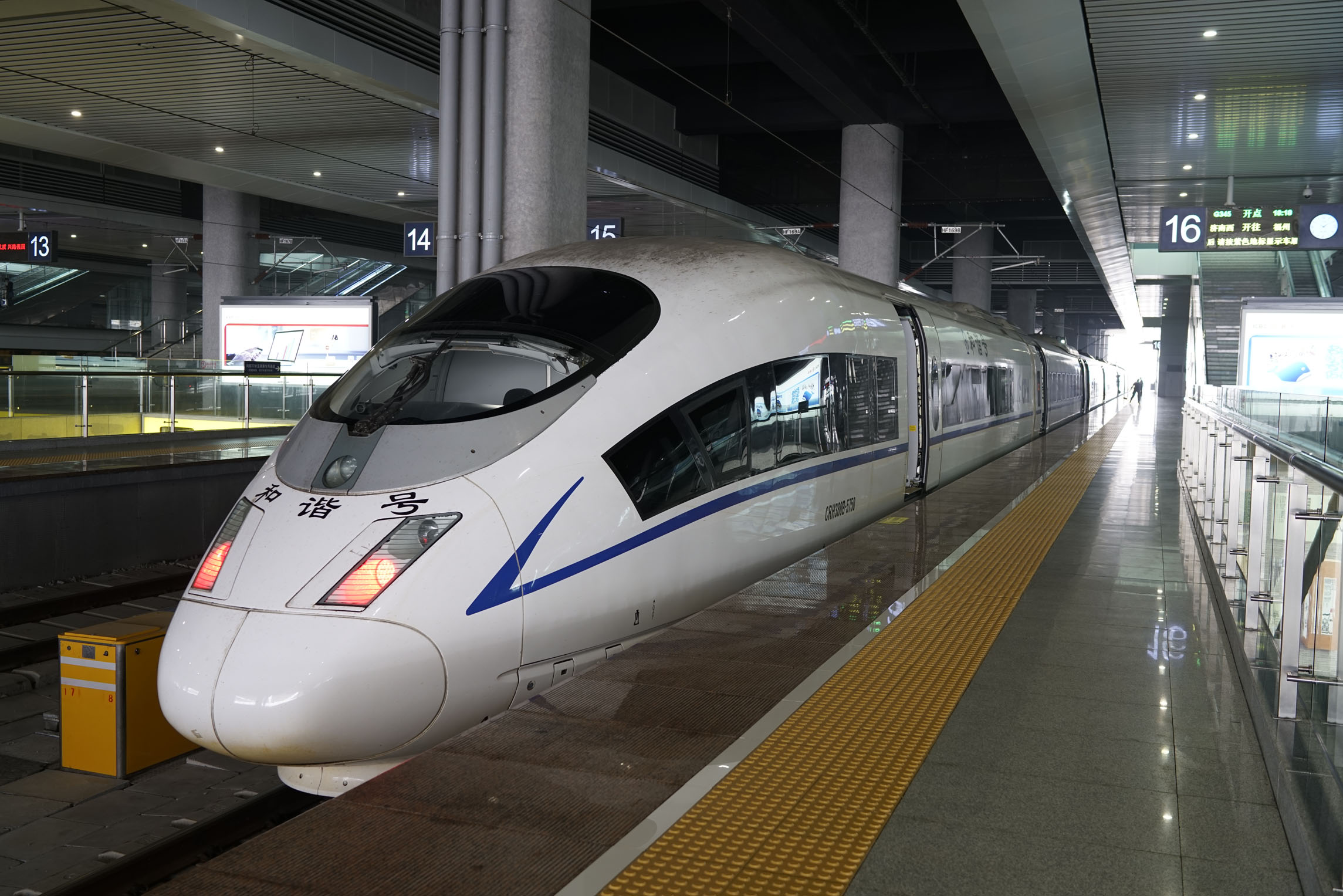 QJ6678686277.jpg