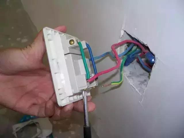 095619i0zdd5yb6010tyuo.jpg