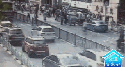 d45d81ba5578ee2bc4b6e910395f3bb1.gif