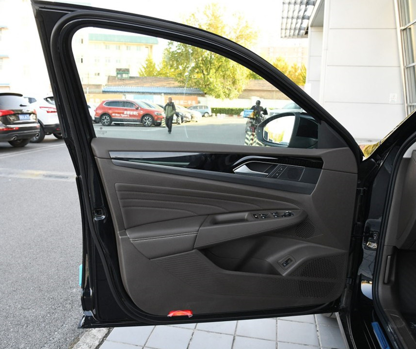 1024x0_1_q87_autohomecar__ChsEfFvPFPGAGx-CAAhaMBG7pZ0860.jpg