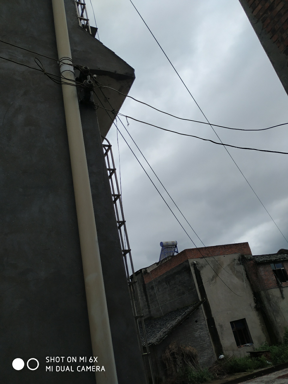 2019080616553833979121_960_1280.jpg