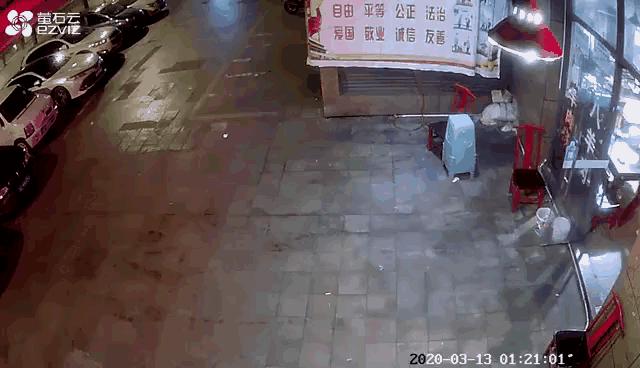 170024kz6e19e39735v6df.jpg