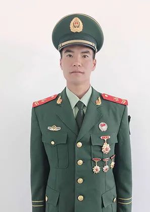 61f78a30j00qegycr000ec0008900bpc.jpg