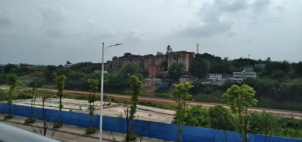 d42ac934j00qekoob0020c000rs00d5c.jpg
