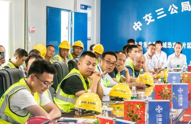 大安大队“关爱生命，平安出行” 3D大联盟警民文化活动进工地-4.jpg