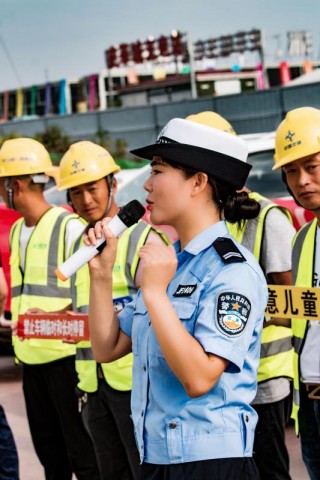 大安大队“关爱生命，平安出行” 3D大联盟警民文化活动进工地-8.jpg