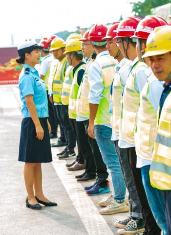大安大队“关爱生命，平安出行” 3D大联盟警民文化活动进工地-9.jpg