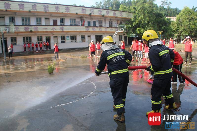 为学校清淤，自贡消防再次增援乐山！-5.jpg