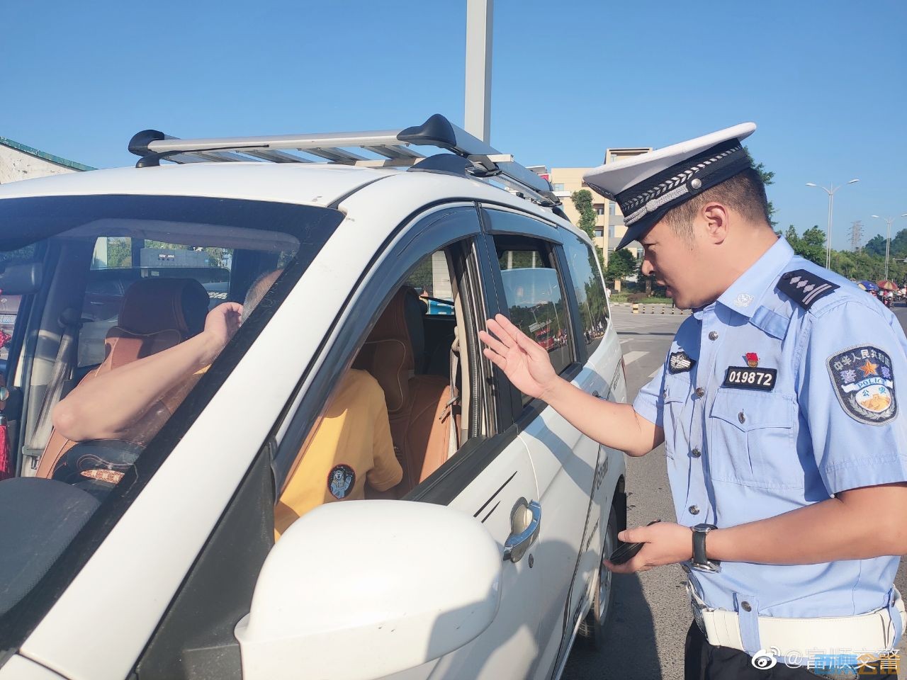整治二三轮、面包车突出违法专项行动，富顺公安交警抓清晨、午间各时段不放松！-3.jpg