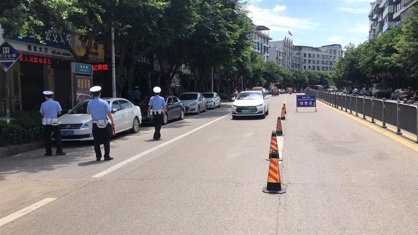 家长们注意了！开学在即，自贡这样部署秋季开学道路安全工作-2.jpg