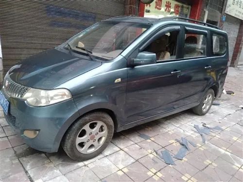 2012，1月份**车，五菱宏光排量1.4，高配版有喜欢的打电话-1.jpg