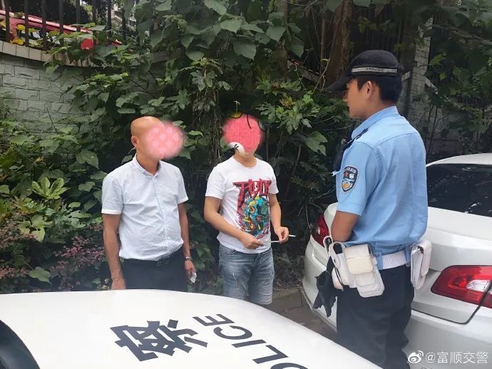 富顺这里乱停乱放！交警：马上安排……-6.jpg
