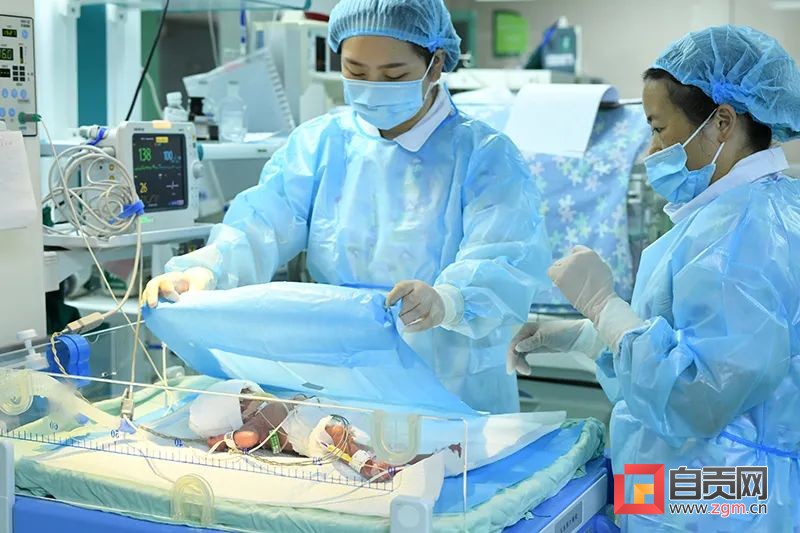 全市首例龙凤胎试管婴儿诞生！哥哥体重1360g，妹妹体重1440g，属于早产儿-3.jpg