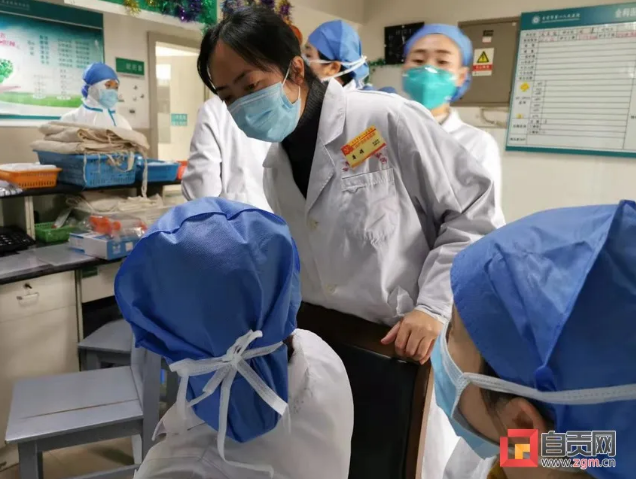 在“最美逆行”中用生命守护生命——自贡2.56万名医卫工作者战“疫”记-10.png