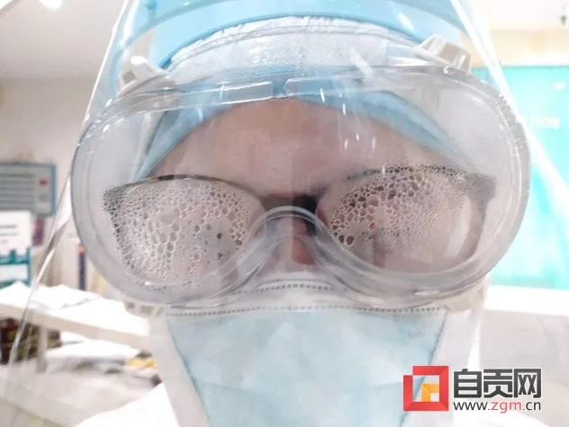 在“最美逆行”中用生命守护生命——自贡2.56万名医卫工作者战“疫”记-20.png