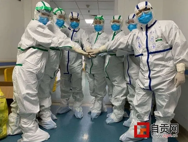 在“最美逆行”中用生命守护生命——自贡2.56万名医卫工作者战“疫”记-33.png