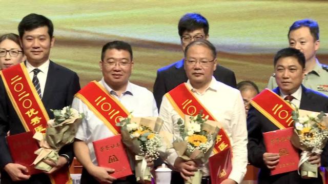 奥利给！四川自贡这个医院院长获全国表彰-2.jpg