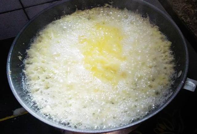 自贡一小吃，食材廉价成本仅3元，却成为满街饭店的特色菜-7.jpg