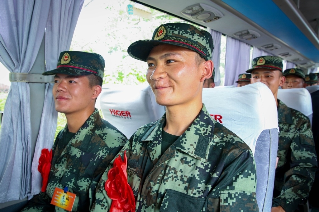 新兵入营！武警四川省总队迎来今年首批新兵-1.jpg