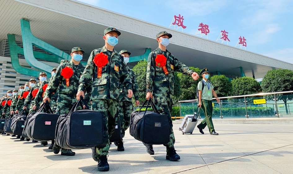 新兵入营！武警四川省总队迎来今年首批新兵-2.jpg