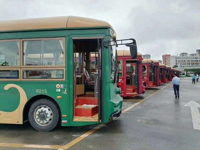 来看看自贡新到的一批公交车，是不是很有特色！-1.jpg
