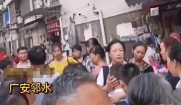 四川小学生扶老人反被讹，群众指责老人？警方：就是小学生撞的-1.jpg