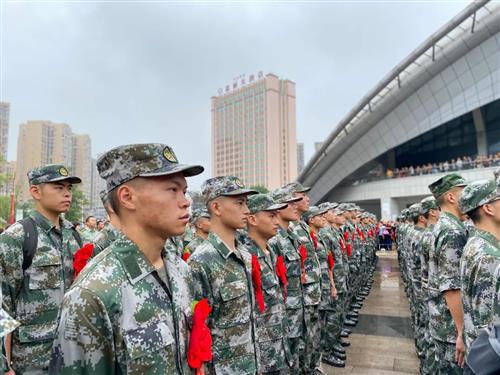 给力！富顺新兵出征！全城欢送！-5.jpg