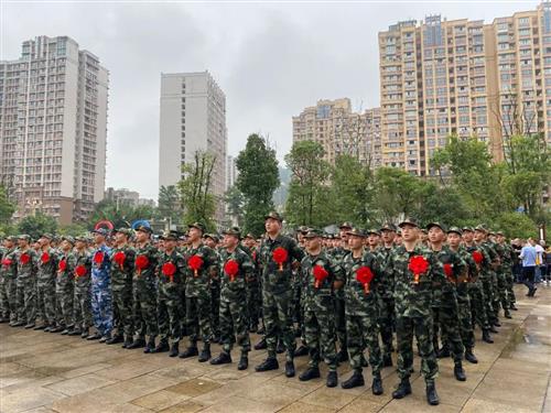 给力！富顺新兵出征！全城欢送！-3.jpg