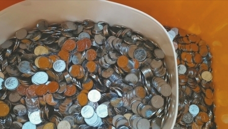6000元离职赔偿金 竟是两桶硬币 律师这么说-1.jpg