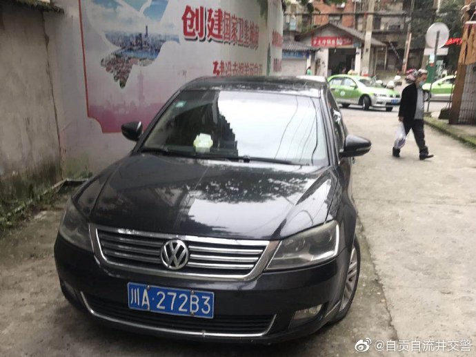 开展清理消防通道违停车辆专项整治行动，确保“生命通道”畅通无阻。-4.jpg