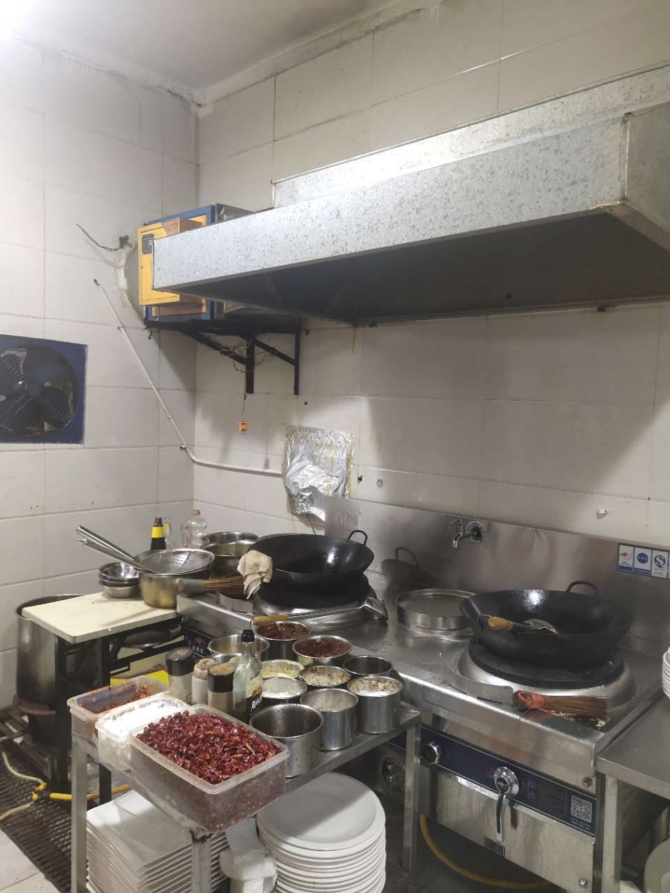 市住房公积金中心对面营业中餐馆转让-5.jpg
