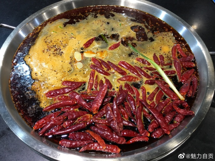 地球不爆炸，火锅必须辣！又到周末没跟朋友约一盘？-1.jpg
