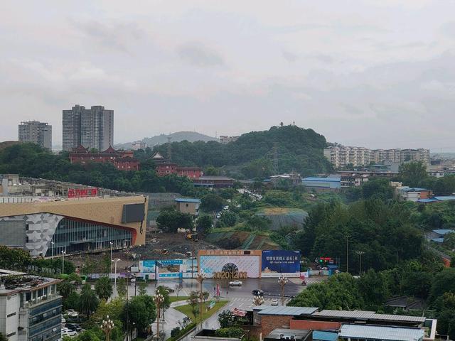 自贡即将开张两大购物广场，海底捞也将入驻其中一个购物广场-1.jpg