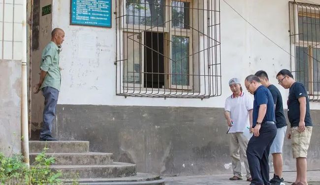 自贡贡井15岁“渐冻症”少年求学记：满地荆棘一路爱-8.jpg