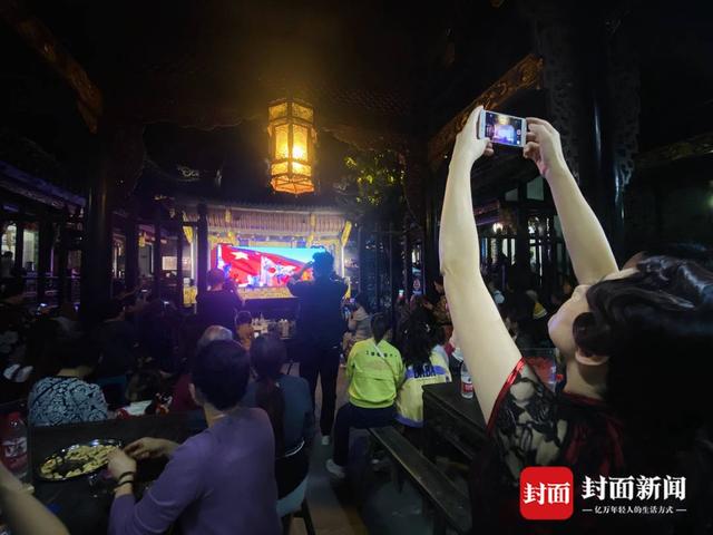 四川万人赏月诵中秋，自贡陈家祠堂意更浓-3.jpg