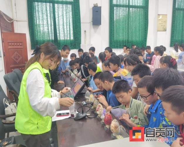 富顺：禁毒宣传进校园 守护青春不“毒”行-2.jpg