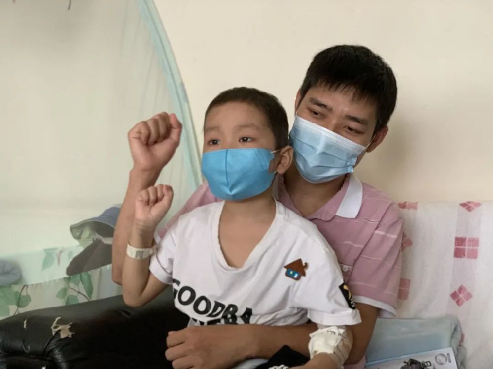 跨越千里的爱 秦皇岛银行为自贡白血病患儿捐款10万元-10.jpg