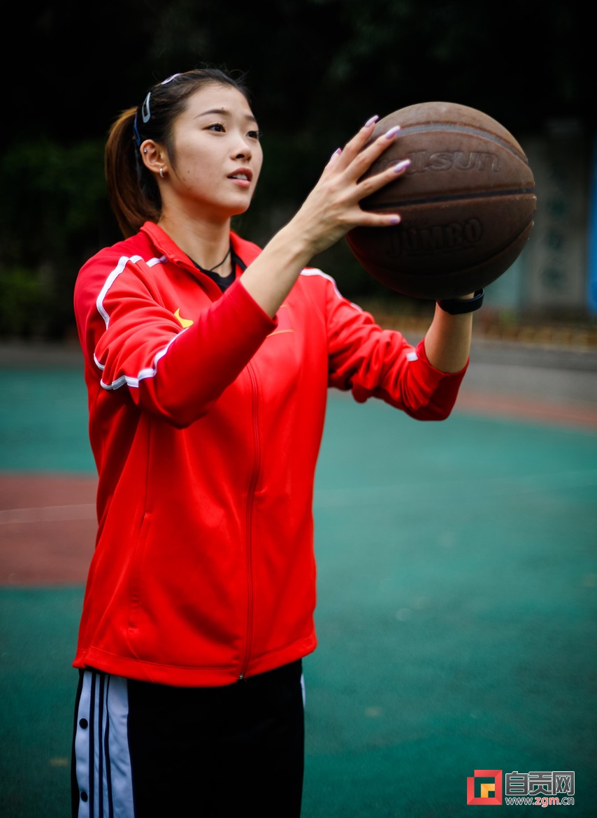 一战成名！自贡“女飞人”夺冠背后的故事——-11.jpg