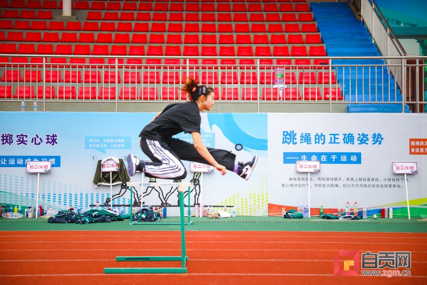 一战成名！自贡“女飞人”夺冠背后的故事——-10.jpg