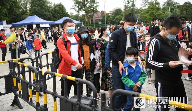 玩转侏罗纪！自贡恐龙博物馆国庆活动丰富多彩-2.jpg