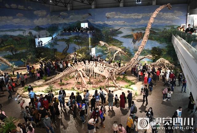 玩转侏罗纪！自贡恐龙博物馆国庆活动丰富多彩-3.jpg