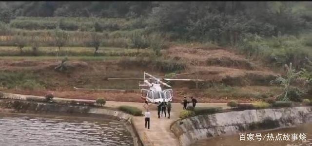 有钱人的任性！四川土豪国庆假期开飞机回家祝寿，路人羡慕：安逸-4.jpg