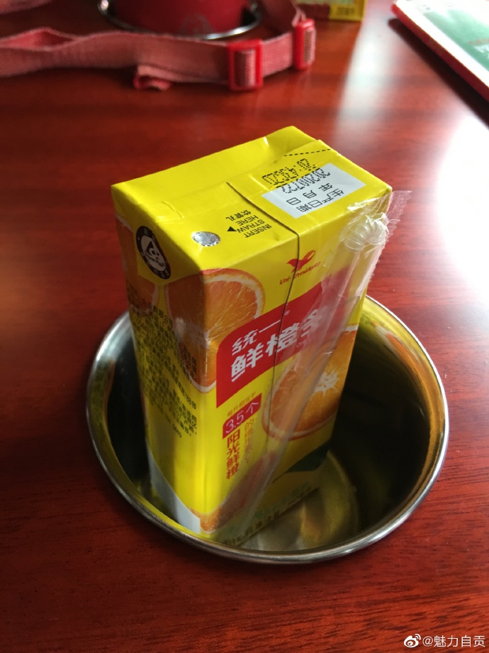 在自贡坐一回这铛铛车挺有过节气氛呢！饮料免费哦-4.jpg