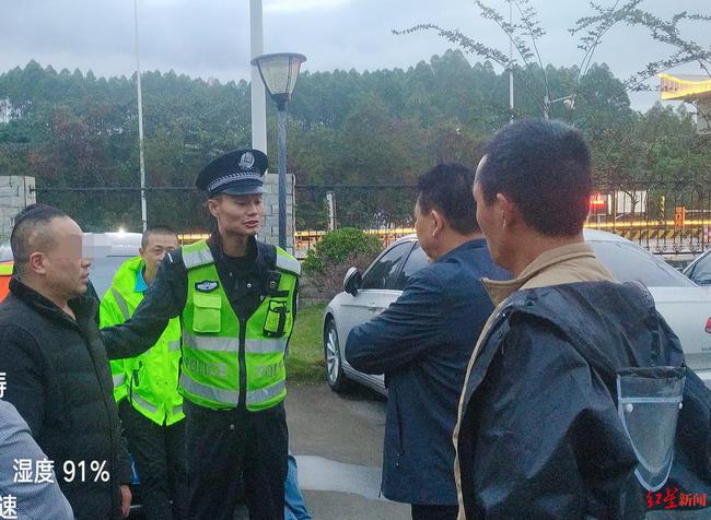 货车货厢探出人头，有人被非法拘禁？警方截停后竟促成男子与失联13年家人重聚-2.jpg