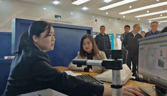 自贡市设立首个不动产登记延伸服务点-2.jpg